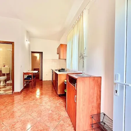 Spacious Apartment In Porec 1 Bedroom Exterior foto