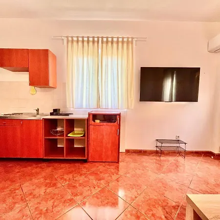 Spacious Apartment In Porec 1 Bedroom Exterior foto