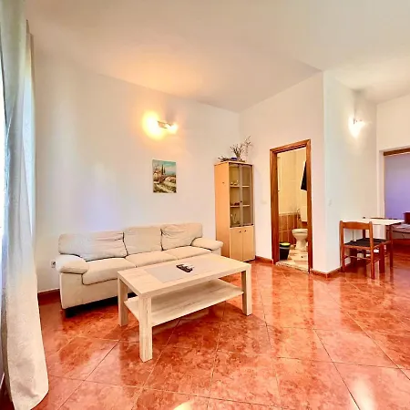 Spacious Apartment In Porec 1 Bedroom Exterior foto