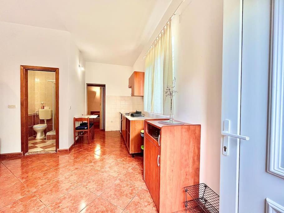 Apartment Spacious In 1 Bedroom